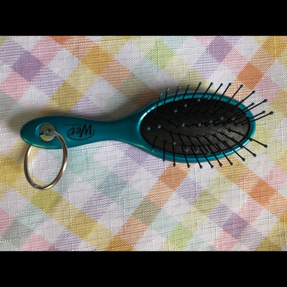 NWT The Wet Brush Limited Edition Key-Chain! 👑 - Picture 5 of 7